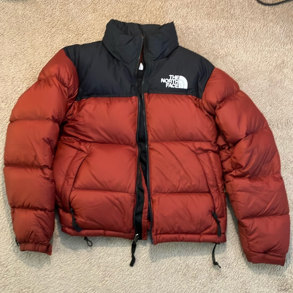 Gently used Men’s The North Face Nuptse Jacket Sz XS